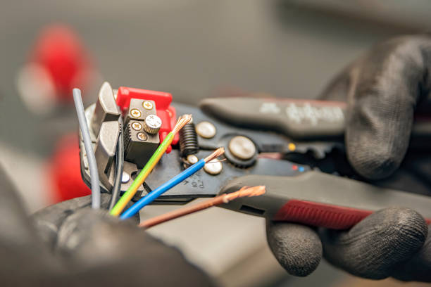 Best Local Electrician Companies  in Dora, AL